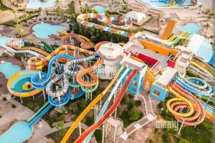 Makadi Water World Day Trip: Slides, Pools & Lunch from Hurghada