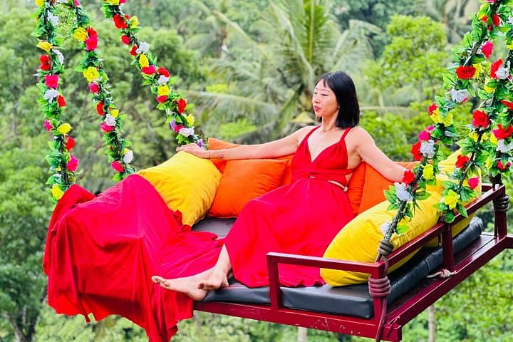 Best of Ubud Day Trip: Monkey Forest, Tirta Empul & Tegalalang Swing photo 3