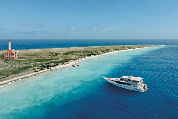 Klein Curaçao Superyacht Day Trip: Snorkel, Beach House & Shipwreck
