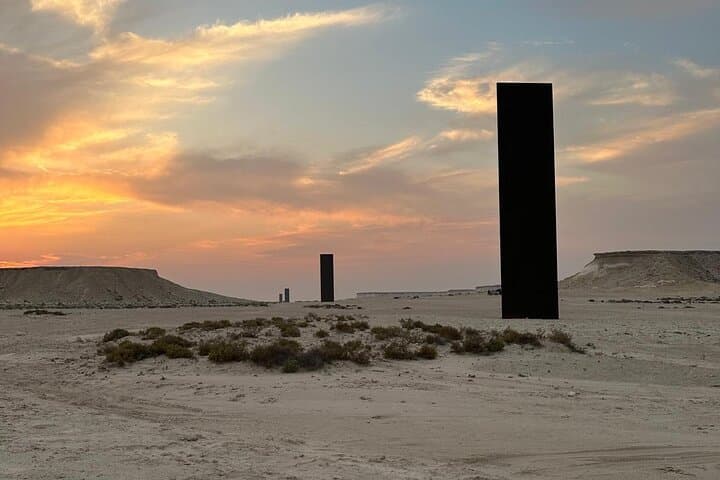 Zekreet 4WD Tour: Richard Serra, Mushroom Rocks & Zekreet Beach Day Trip