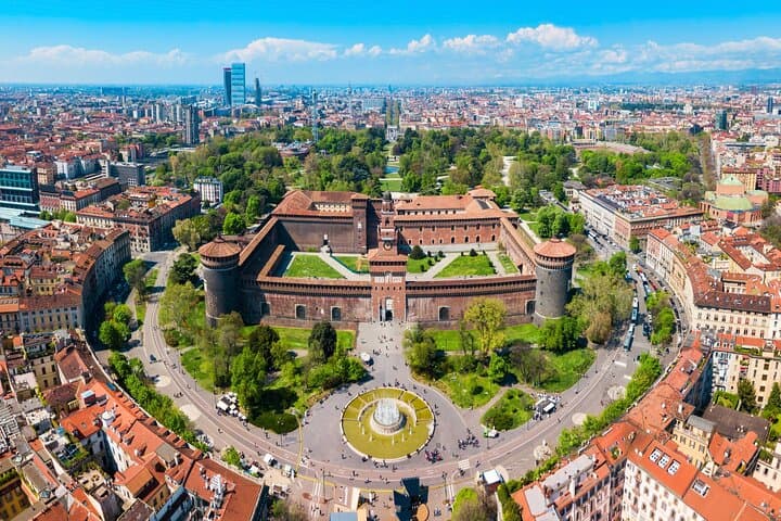 Milan Private Golf-Cart Tour — Sforza Castle, Duomo & Brera by Electric Cart photo 4