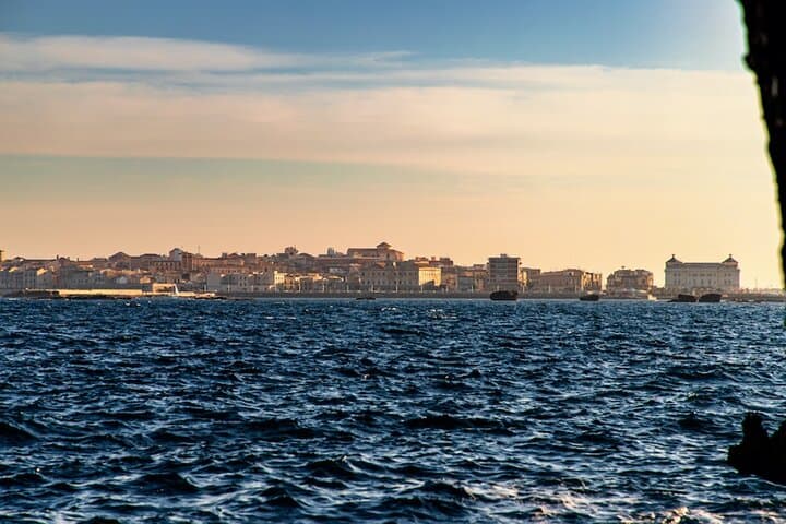 Ortigia Private Boat Tour with Aperitif and Plemmirio Swim