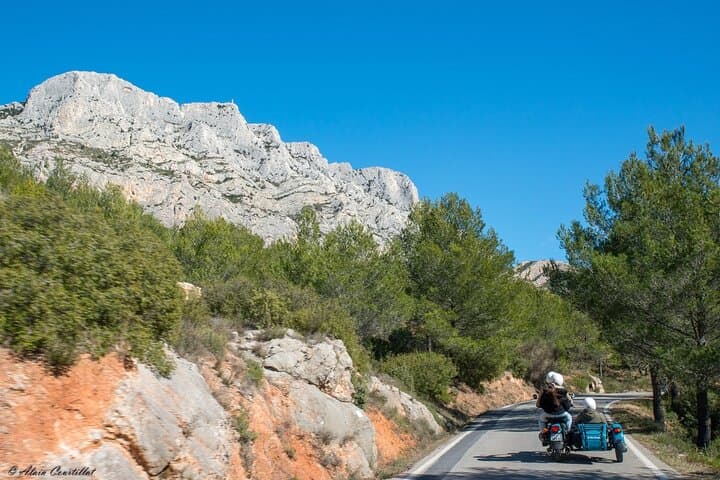Half-Day Sidecar Wine Tour from Aix-en-Provence: Sainte-Victoire Views & Tastings photo 4