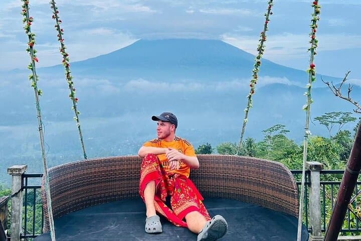 Ultimate Bali Private Insta Tour: Lempuyang, Tukad Cepung & Tegalalang in One Day photo 4
