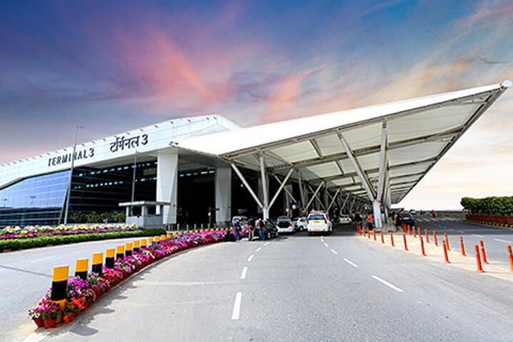 Private Airport Transfer from IGI Airport to Delhi NCR Hotels — Reliable Door-to-Door Service