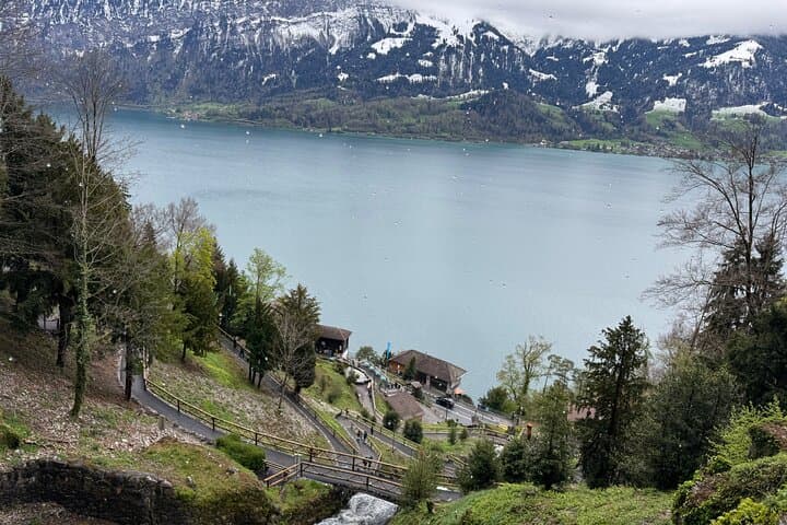 Zurich Day Trip to the Bernese Alps: Aare Gorge, Lake Brienz & Lauterbrunnen
