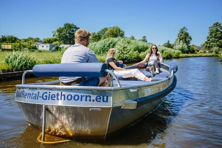 Self-Drive Luxury Electric Boat Rental in Giethoorn with Cushions