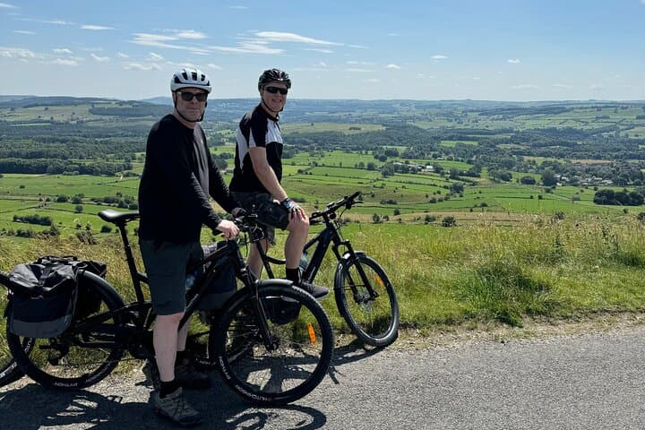 Peak District eBike Tour: 6-Hour Small-Group Ride from Chatsworth to Stanton Moor photo 2