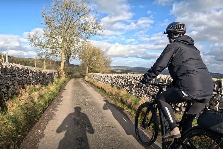 Peak District eBike Tour: 6-Hour Small-Group Ride from Chatsworth to Stanton Moor