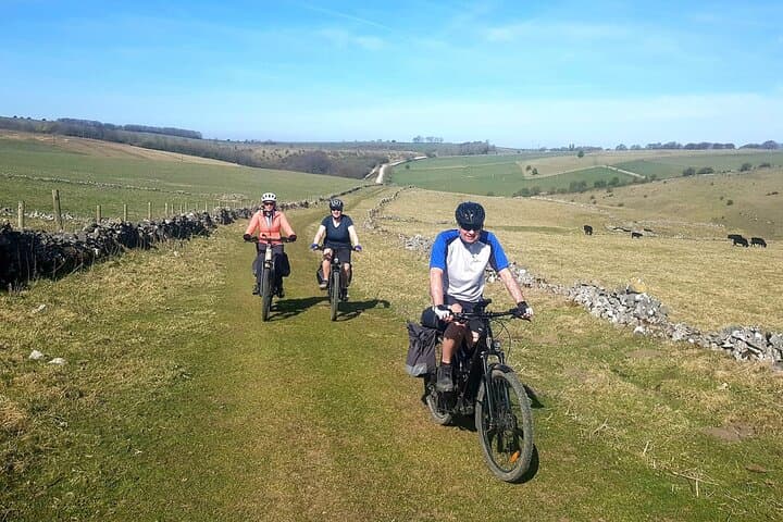 Peak District eBike Tour: 6-Hour Small-Group Ride from Chatsworth to Stanton Moor photo 3