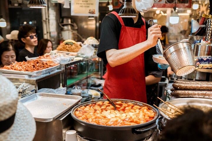 Seoul Market Walking Tour: 12 Tastes in 3 Hours