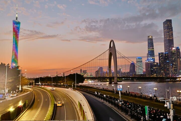 First-Day Guangzhou Private Tour: CBD Sights, Pearl River Views & Party Pier Nightlife photo 5