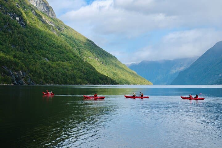 Geiranger Fjord Guided Kayak Tour: 2-Hour Beginner-Friendly Paddle photo 2