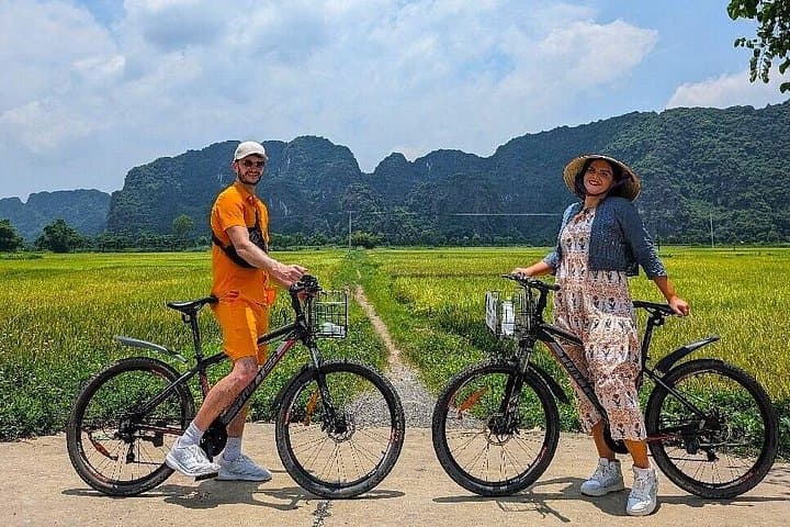 Luxury Private Tour to Mua Cave, Bich Dong & Trang An from Hanoi photo 1