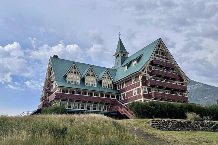 Waterton National Park Premium Day Tour: Bear's Hump, Prince of Wales & Glacier-Fed Lakes