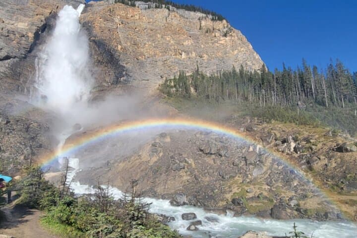 Day Tour of Banff's Iconic Lakes: Lake Louise, Bow Lake, Two Jack & Minnewanka photo 3