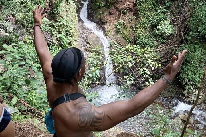 Jaco 4x4 Waterfalls Adventure: Jungle Hike, Natural Pools & Cliff Jumps photo 4