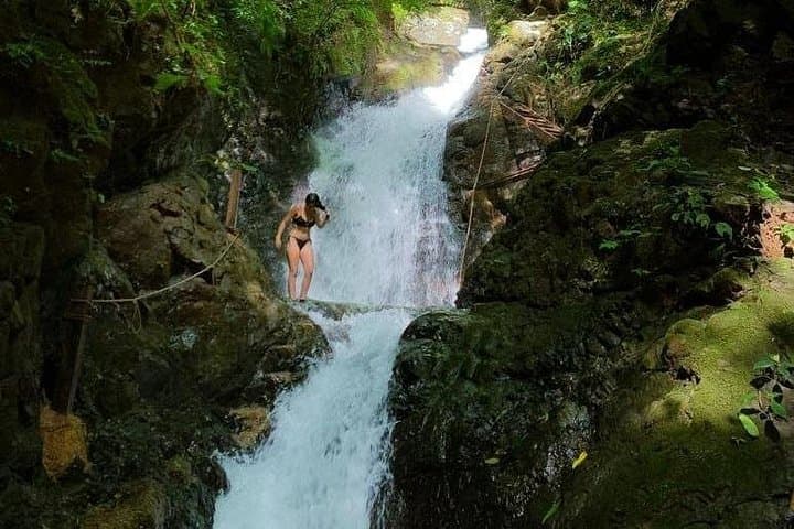 Jaco 4x4 Waterfalls Adventure: Jungle Hike, Natural Pools & Cliff Jumps photo 6