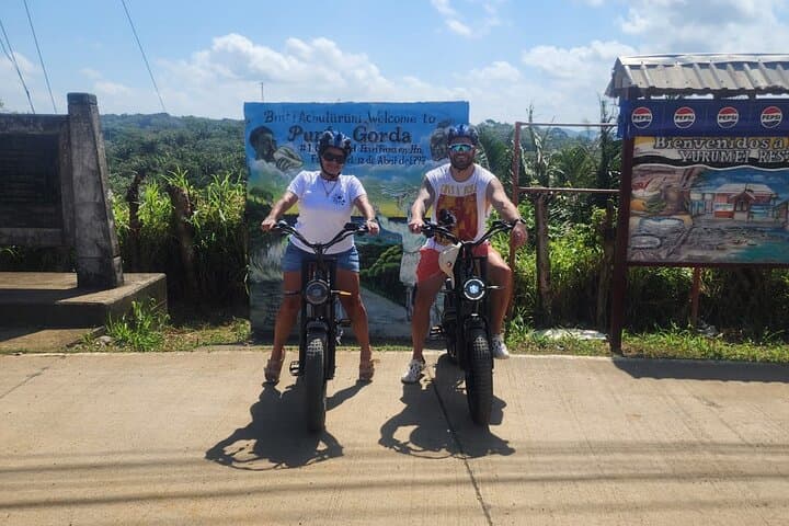 Roatán Mangrove Tunnel E‑Bike, Food Tasting & Beach Day Pass photo 6