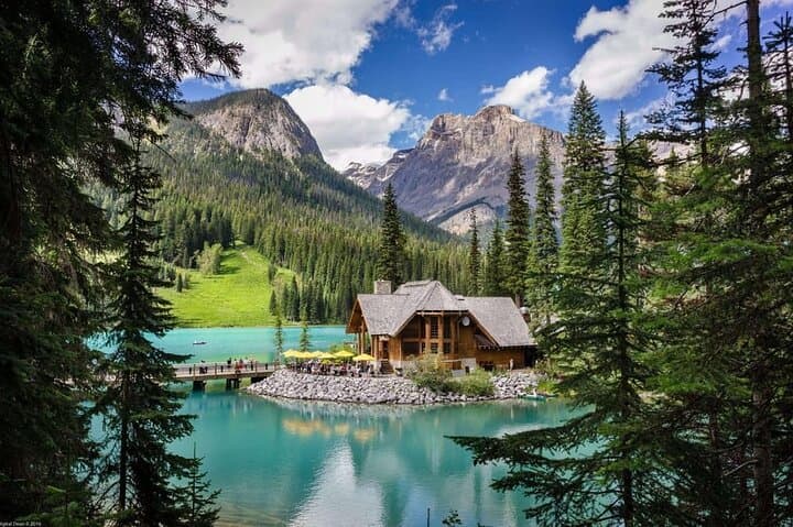 One-Day Rockies Classic: Lake Louise, Moraine, Emerald Lake & Johnston Canyon