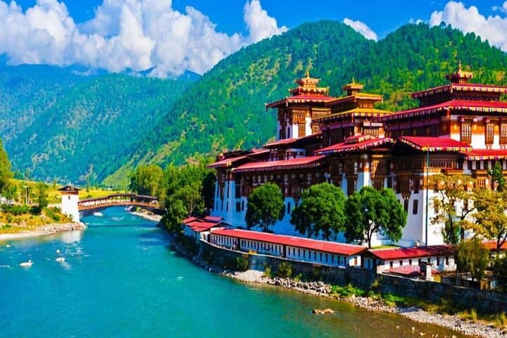 Enchanting 7-Day Bhutan Cultural Tour: Thimphu, Phobjikha & Tiger's Nest