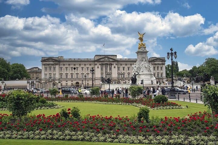 Custom London Black Cab Tours: Private Taxi Sightseeing with a Local Driver photo 2