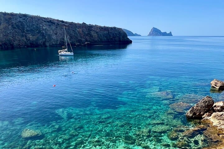 Explore Ibiza's Secret Spots by Land Rover Defender: Hidden Beaches & Es Vedrà Viewpoint photo 6