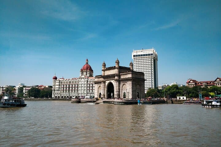 Explore Mumbai: Unveiling the Iconic Scenes and Hidden Gems