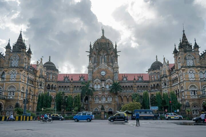 Explore Mumbai: Unveiling the Iconic Scenes and Hidden Gems photo 2