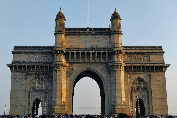 Explore Mumbai: Unveiling the Iconic Scenes and Hidden Gems photo 4