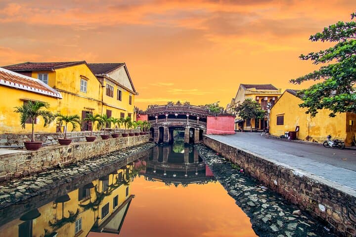Golden Bridge to Imperial Hue: 4-Day Central Vietnam Highlights photo 5