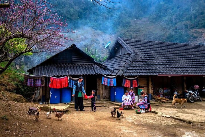 2-Day Sapa Trek from Hanoi — Ta Van & Giang Ta Chai Trek with Overnight Bungalow photo 3