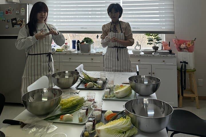 Quick & Easy Korean Cooking Class in Seoul — Learn Kimchi, Jeon and Gimbap photo 2