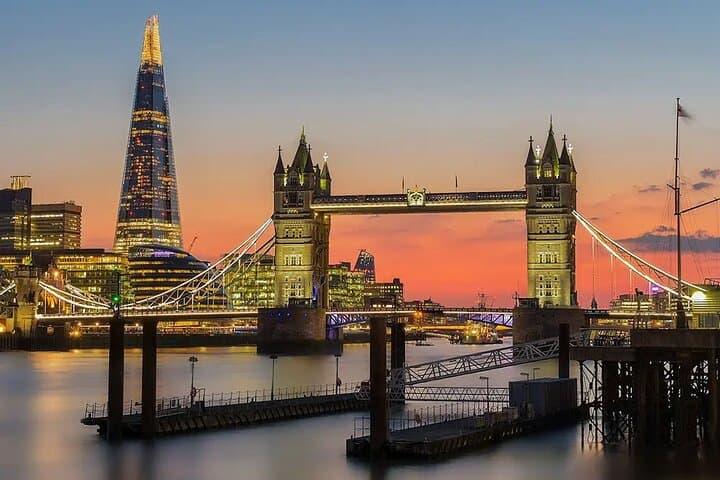 Custom London Black Cab Tours: Private Taxi Sightseeing with a Local Driver