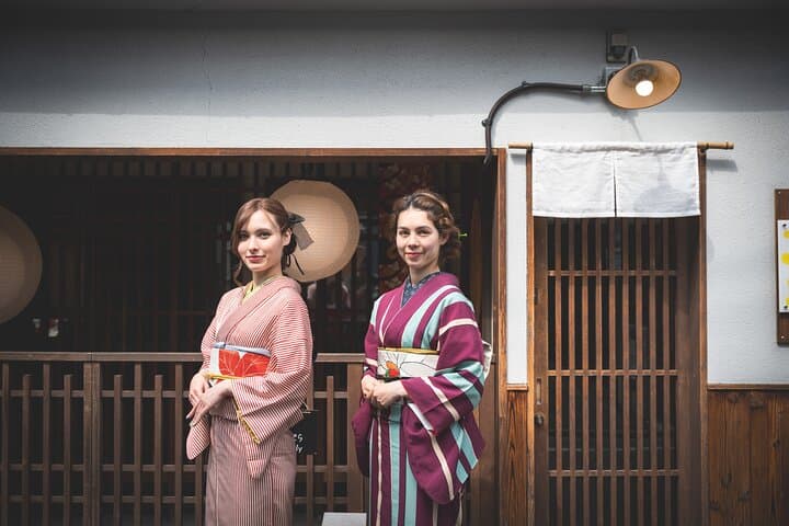 Kyoto Kimono and Rickshaw: Private Cab Stroll Through Gion and Higashiyama photo 4