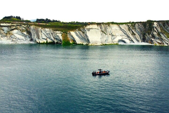 Basque Coast Boat Trip: Saint-Jean-de-Luz to Hondarribia Sea Escape photo 4