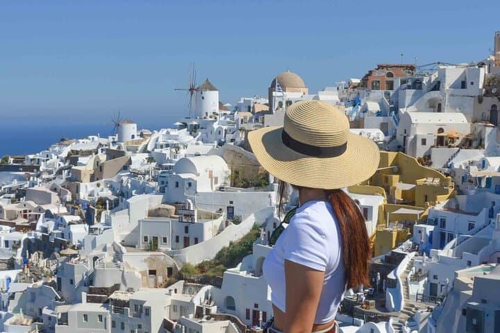 Santorini Highlights Small-Group Tour: Oia, Akrotiri & Wine Tasting