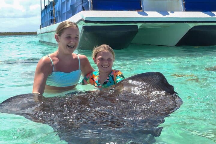 Stingray City Antigua: Swim with Stingrays on a 3‑Hour Round‑Trip Tour