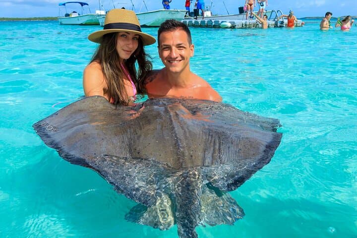 Stingray City Antigua: Devil's Bridge & Long Bay Half-Day Marine Tour