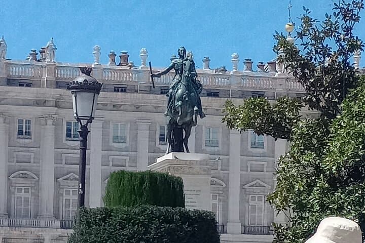 Explore Madrid by Tuk-Tuk: Private 2–3 Hour Guided City Tour photo 4