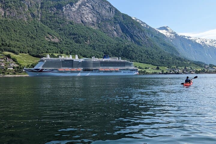 Olden Kayaking on the Fjord: Beginner-Friendly Guided Double Kayak Tour photo 5