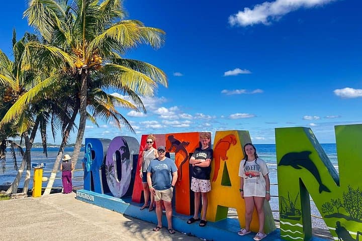 Roatan City Tour & West Bay Beach: Chocolate and Rum Tasting and Local Flavors photo 2