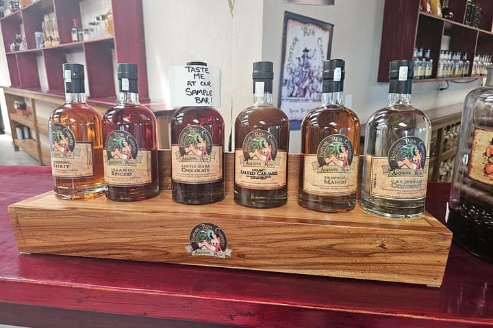 Roatan City Tour & West Bay Beach: Chocolate and Rum Tasting and Local Flavors photo 4