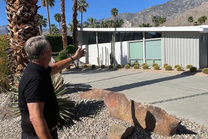 Twin Palms Mid-Century Modern Walking Tour in Palm Springs photo 3
