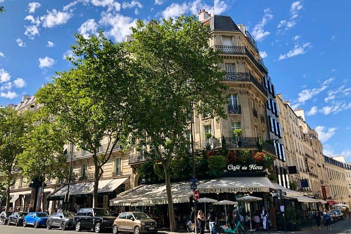 Emily in Paris Filming Locations Walking Tour — Louvre to Montmartre photo 4