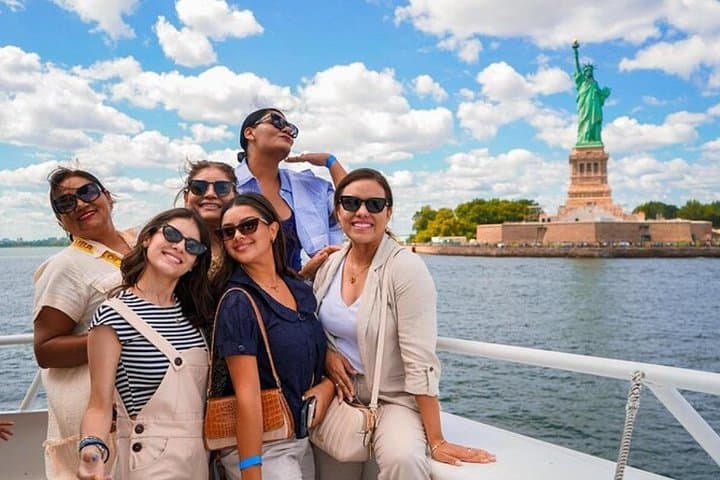Statue of Liberty Boat Party: NYC Night Cruise with DJ & Two-Deck Bars photo 4