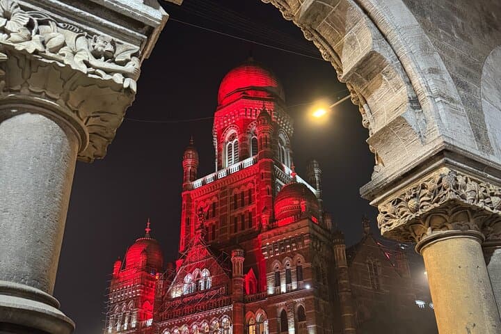 Discover Mumbai's Nocturnal Charm and Historic Highlights photo 6