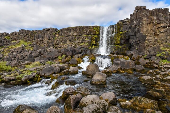Private Golden Circle Tour: Thingvellir, Geysir, Gullfoss & Kerid in One Day photo 2