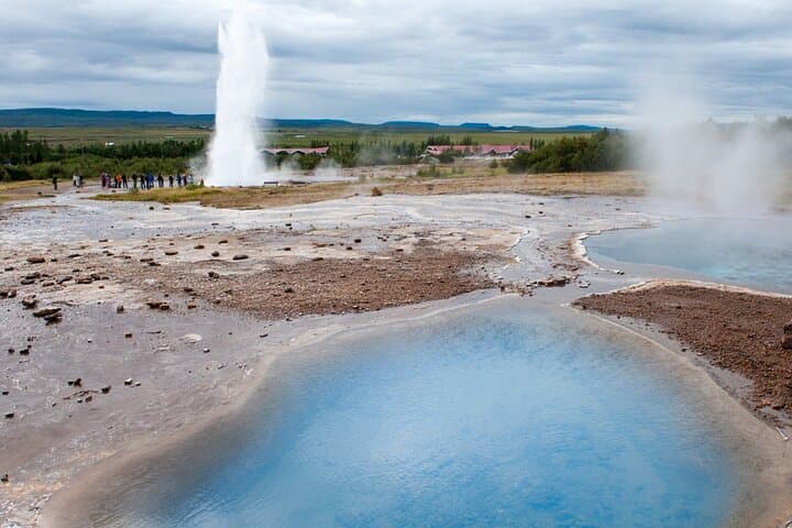 Private Golden Circle Tour: Thingvellir, Geysir, Gullfoss & Kerid in One Day photo 4