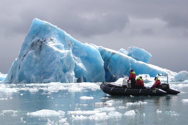 Exclusive Vatnajökull Glacier Experience: Glacier Hike, Zodiac Boat & Diamond Beach Photoshoot photo 4